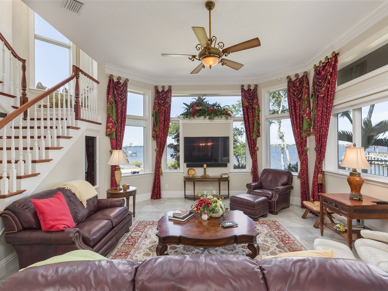 5429 Robles Lane