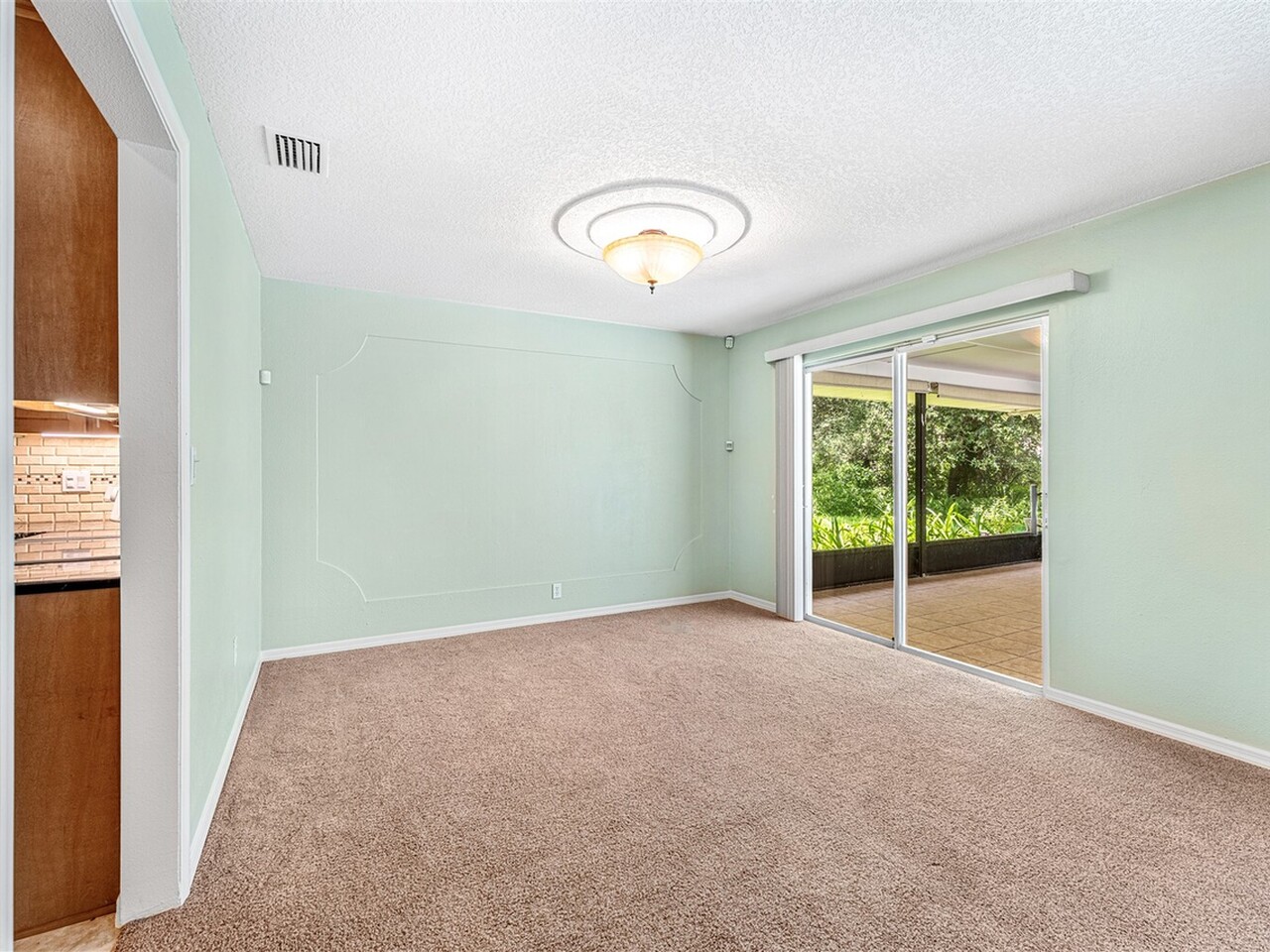600 Fernwood Dr.
