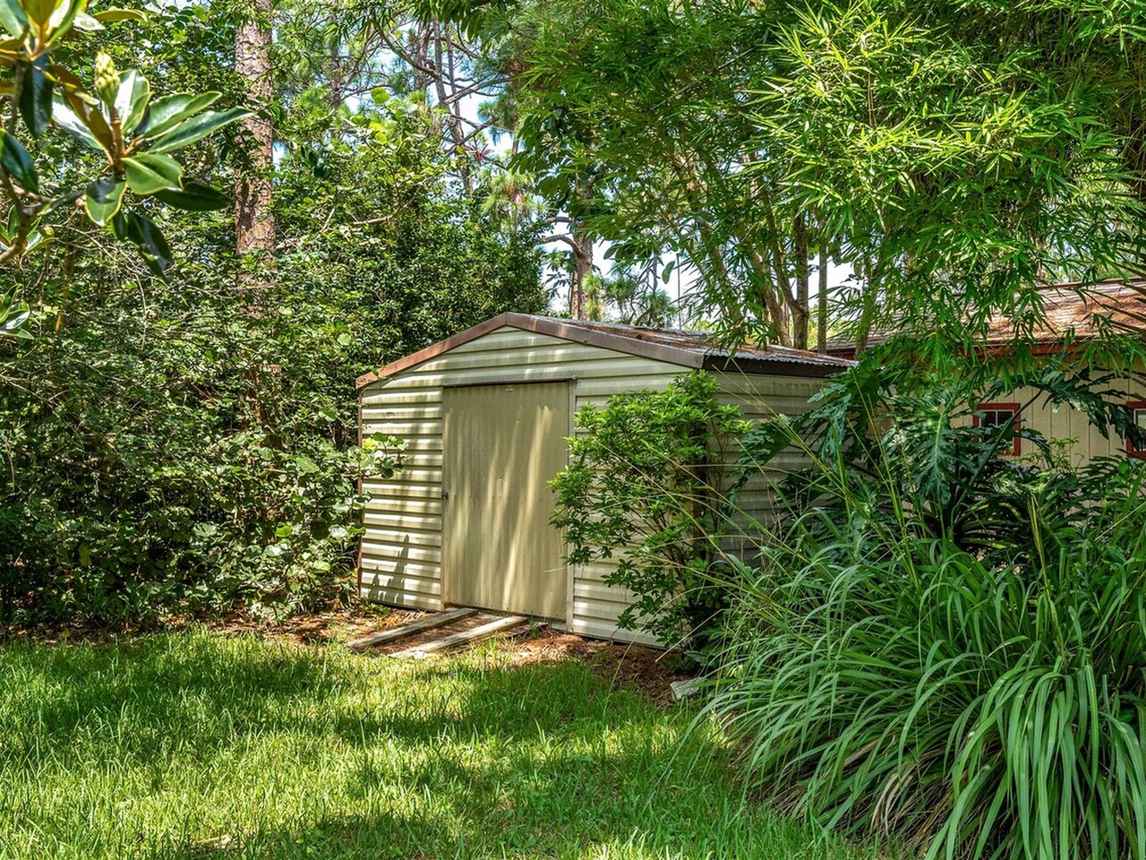 600 Fernwood Dr.