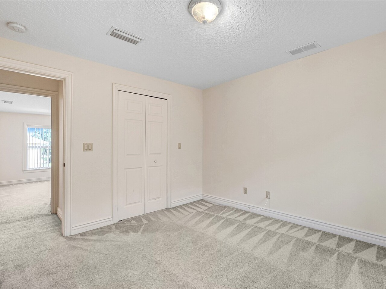 622 Cedar Side Circle NE