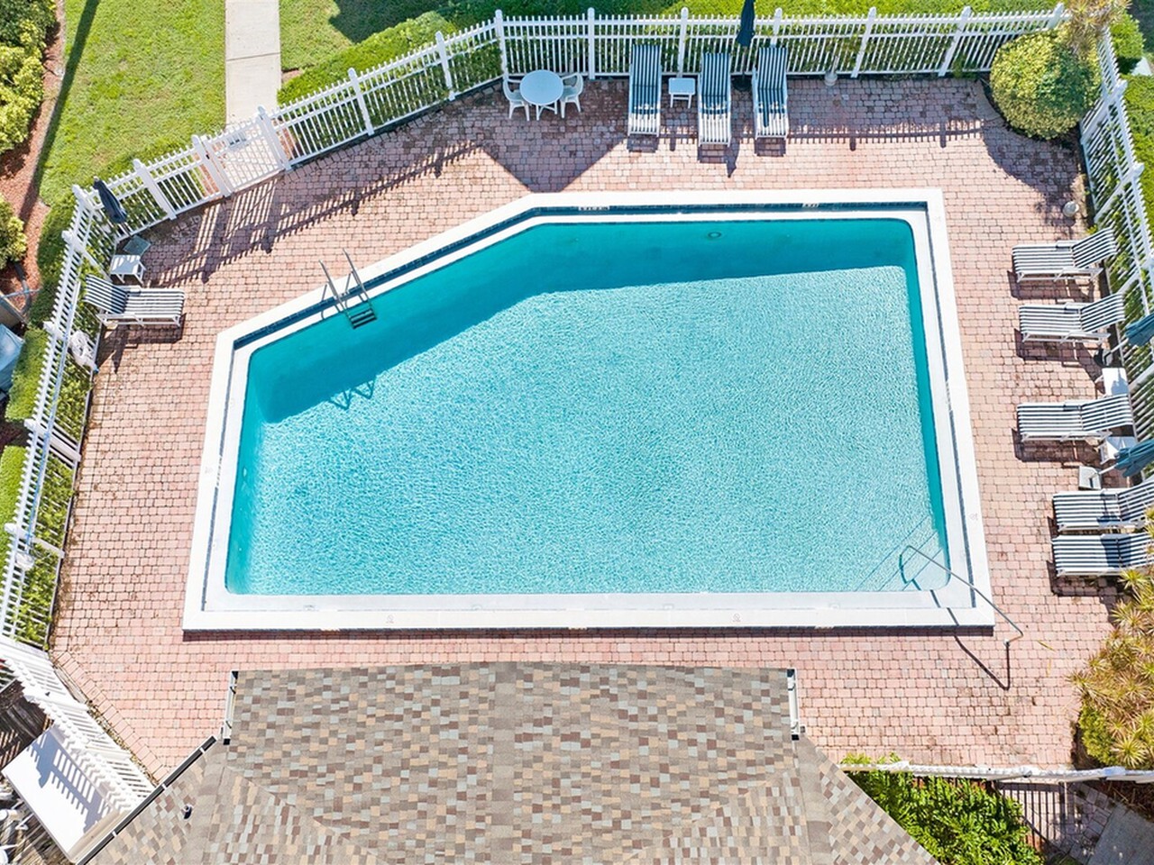 622 Cedar Side Circle NE