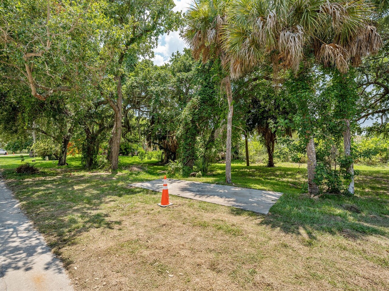 6326 Spinaker Dr