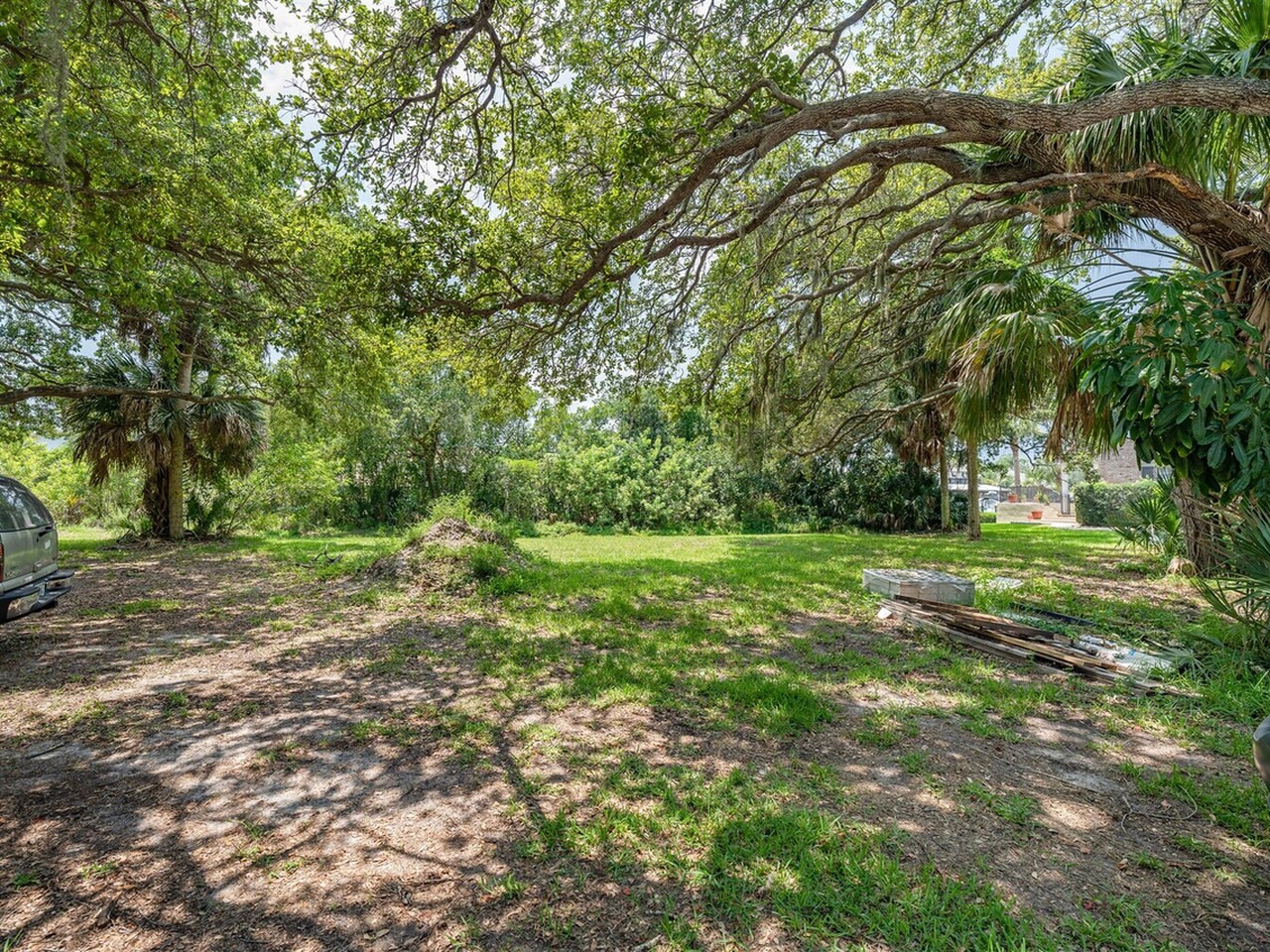 6326 Spinaker Dr