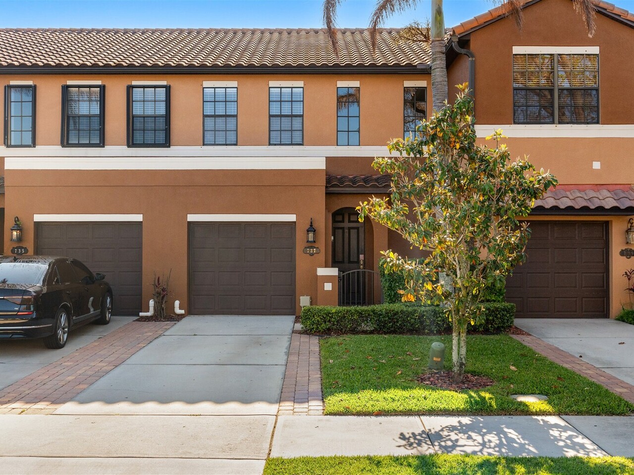 737 Ventura Drive