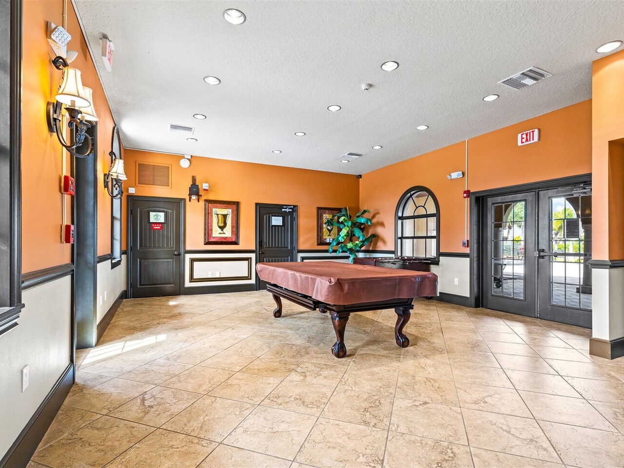 737 Ventura Drive