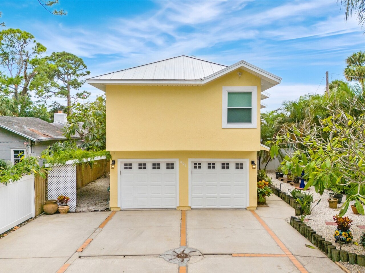 801 Grandview Dr.