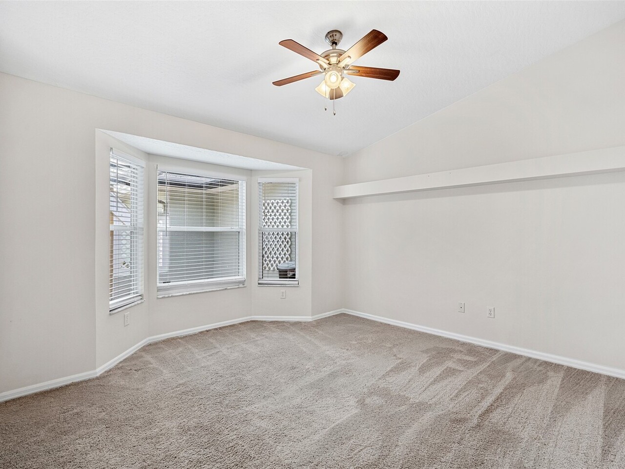 822 Oakwood Drive