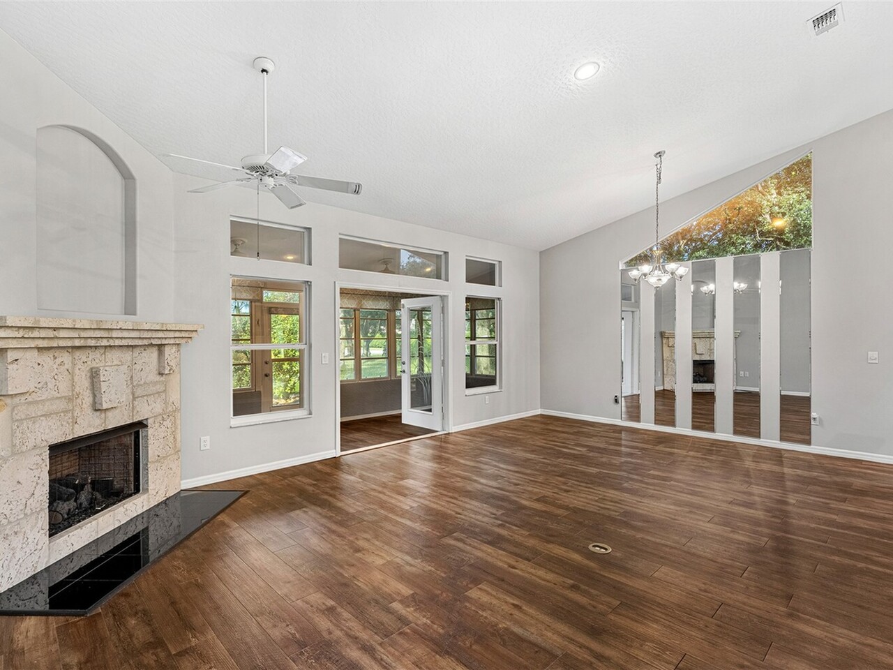 822 Oakwood Drive