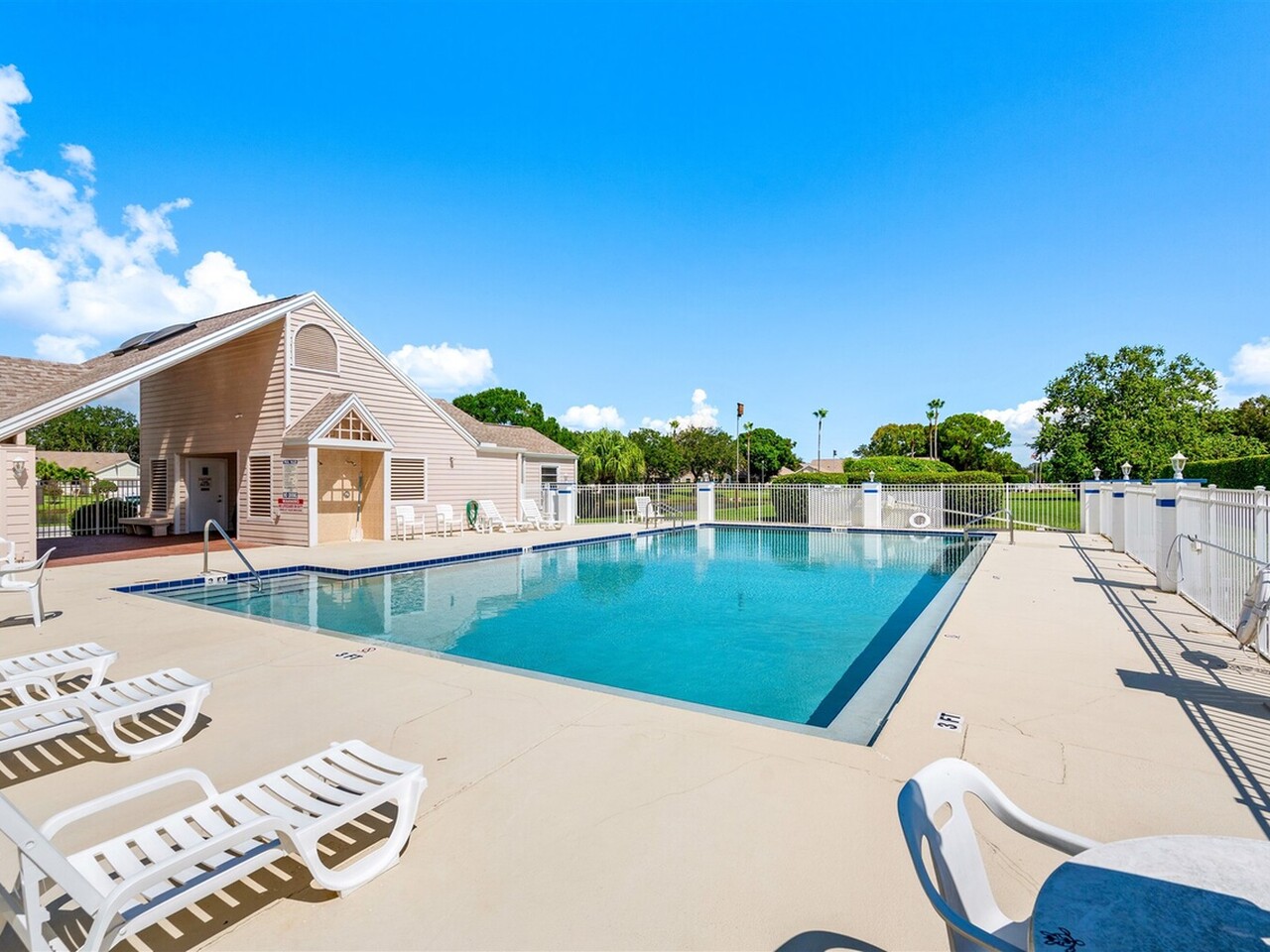 917 Ridge Lake Drive