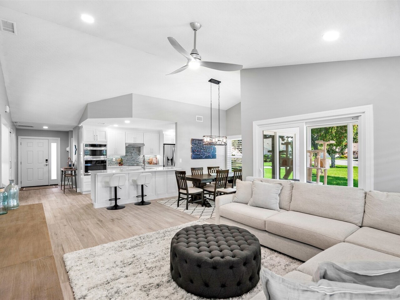 917 Ridge Lake Drive