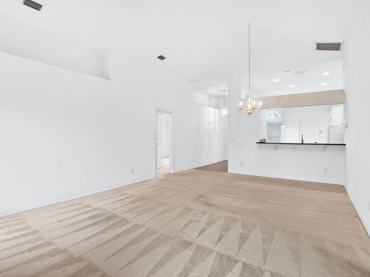 934 Pine Creek Circle NE