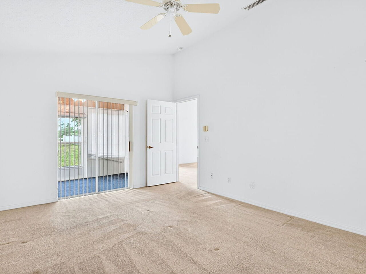 934 Pine Creek Circle NE