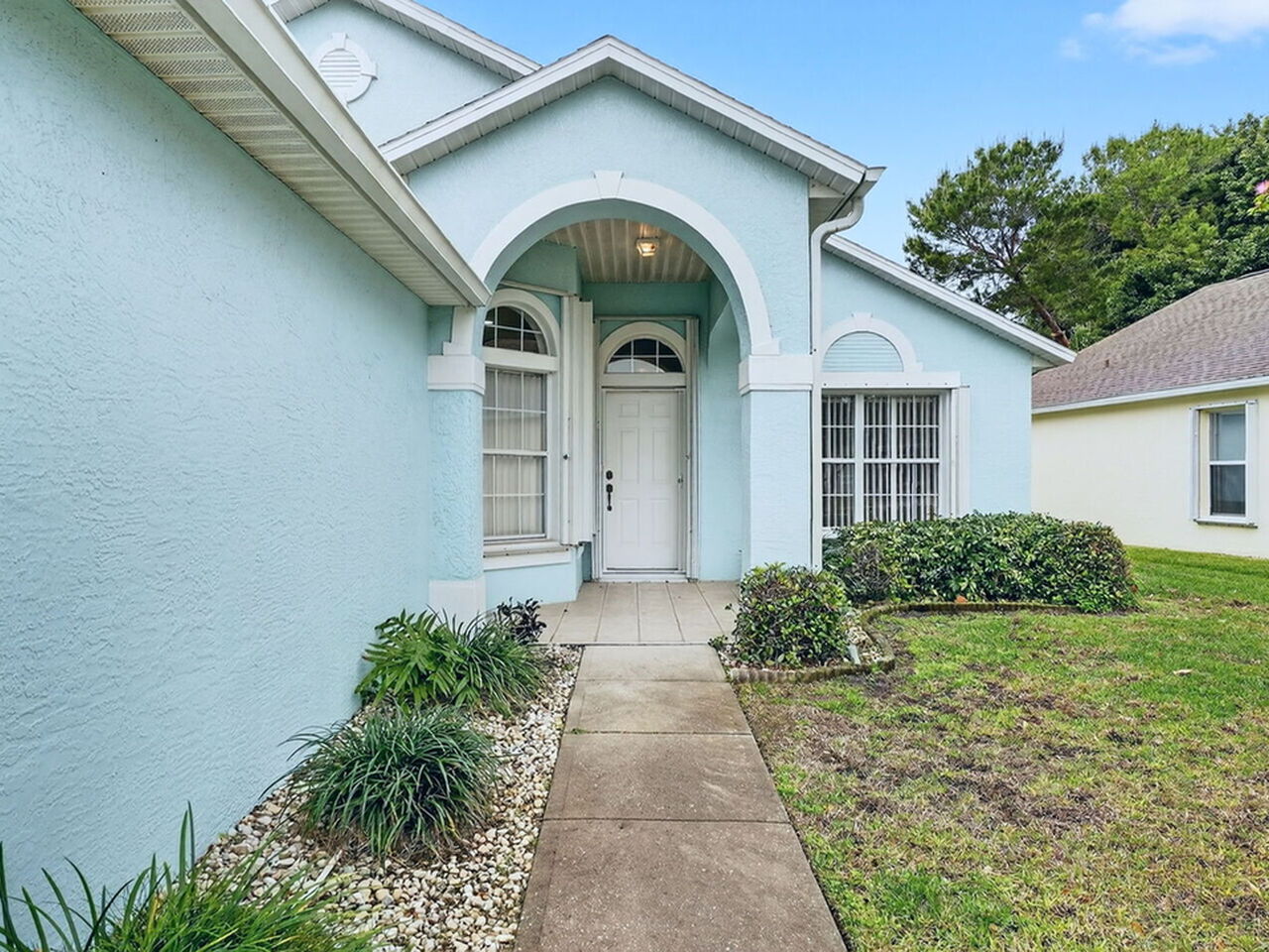 934 Pine Creek Circle NE