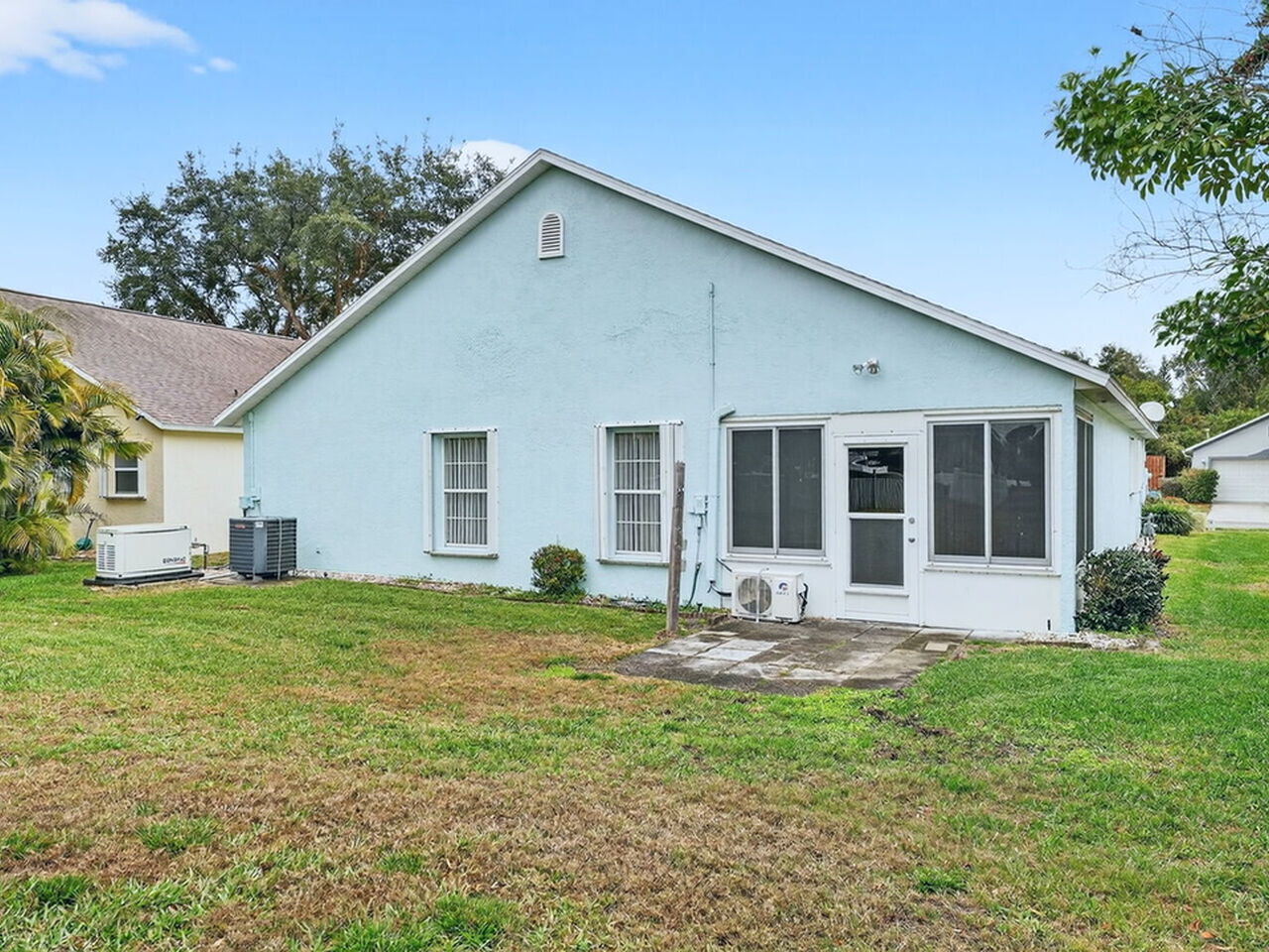 934 Pine Creek Circle NE