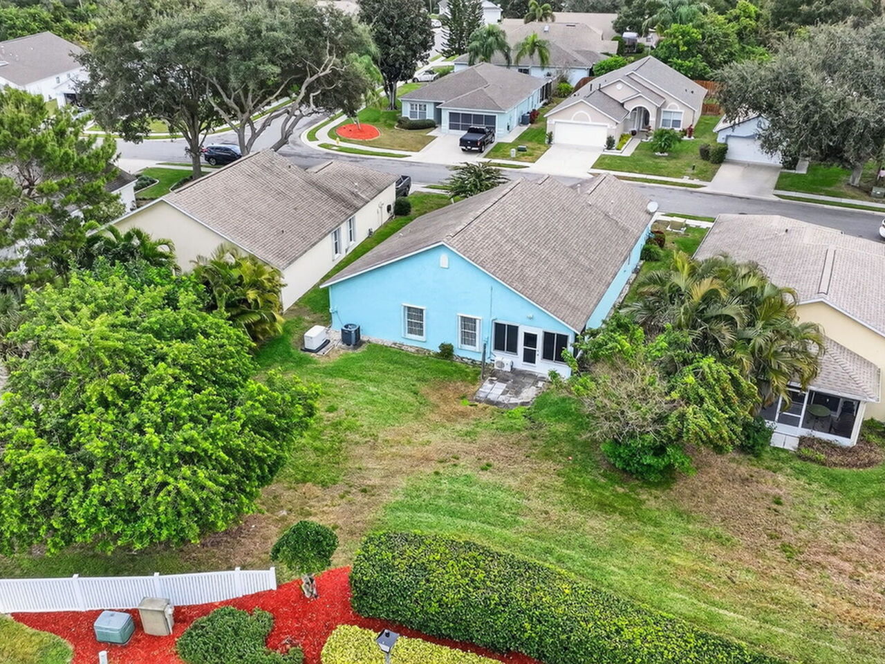 934 Pine Creek Circle NE