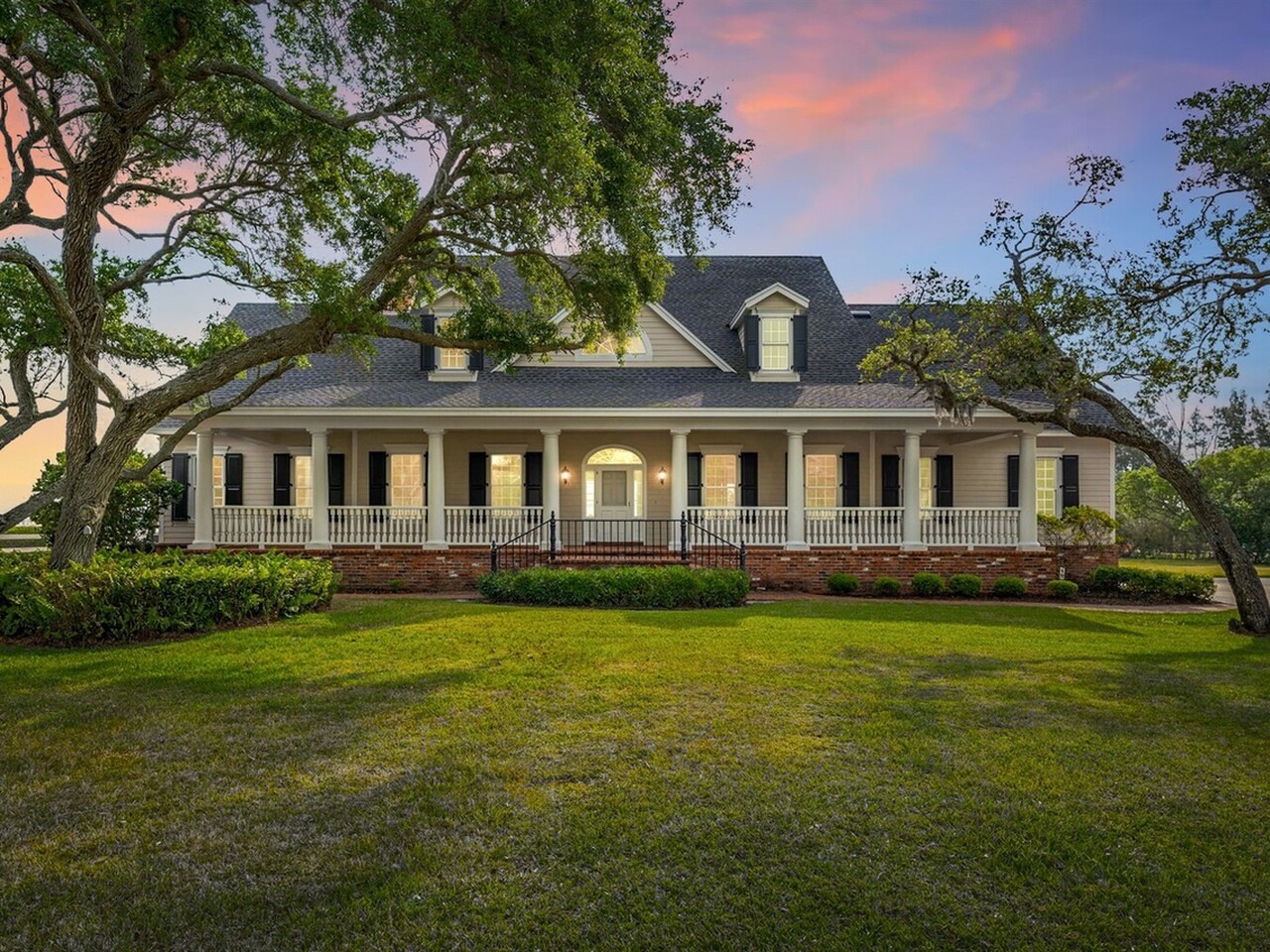 9490 S. Tropical Trail