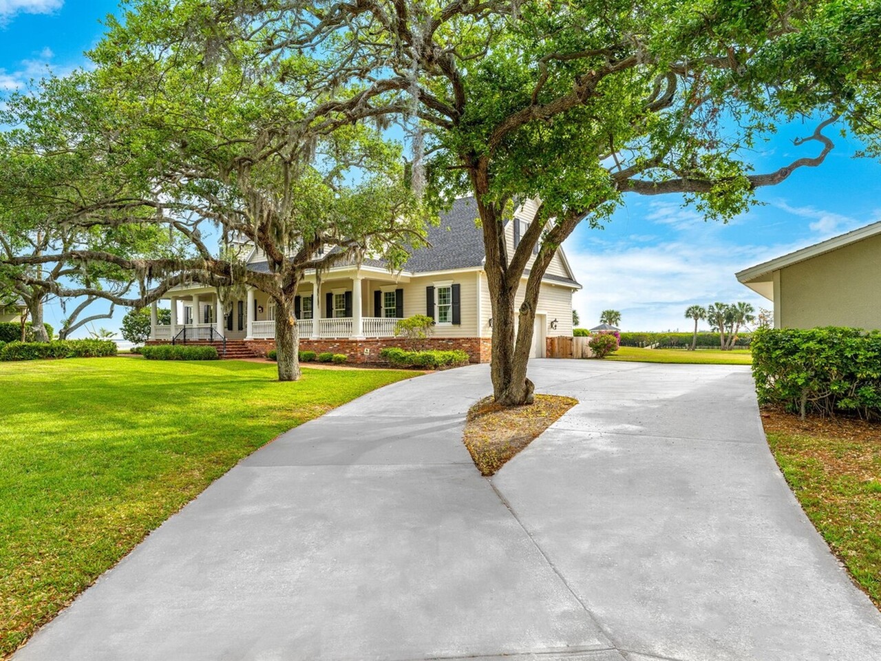 9490 S. Tropical Trail