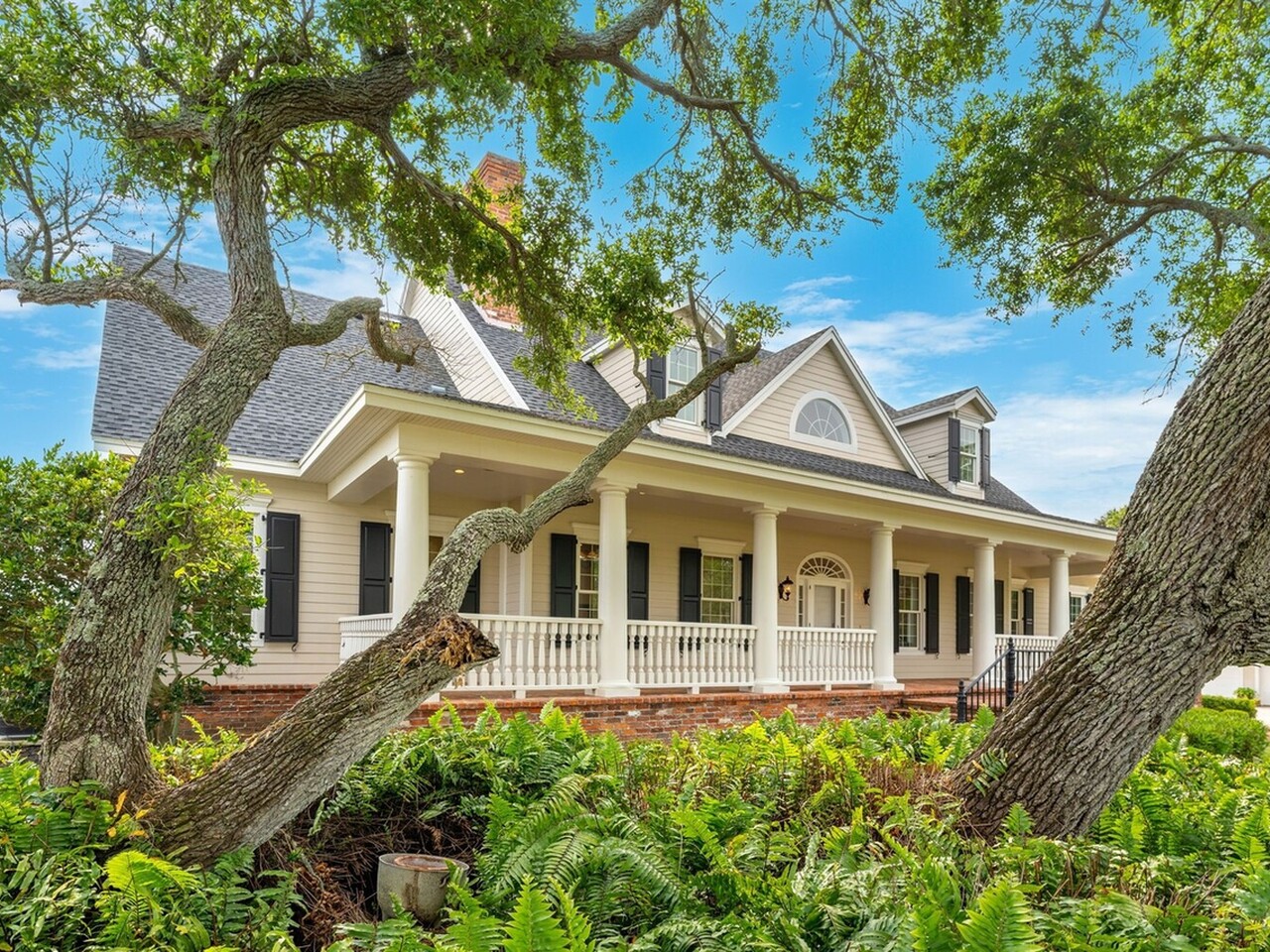 9490 S. Tropical Trail