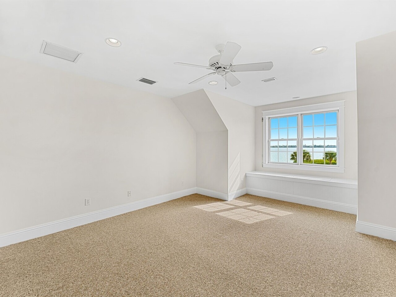 9490 S. Tropical Trail