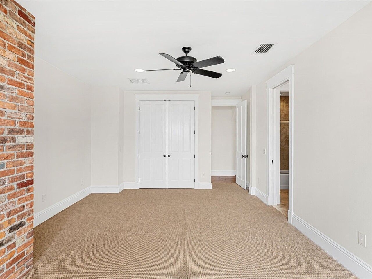 9490 S. Tropical Trail