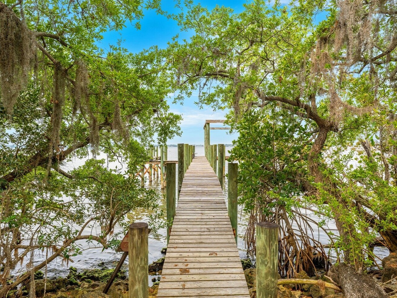9490 S. Tropical Trail