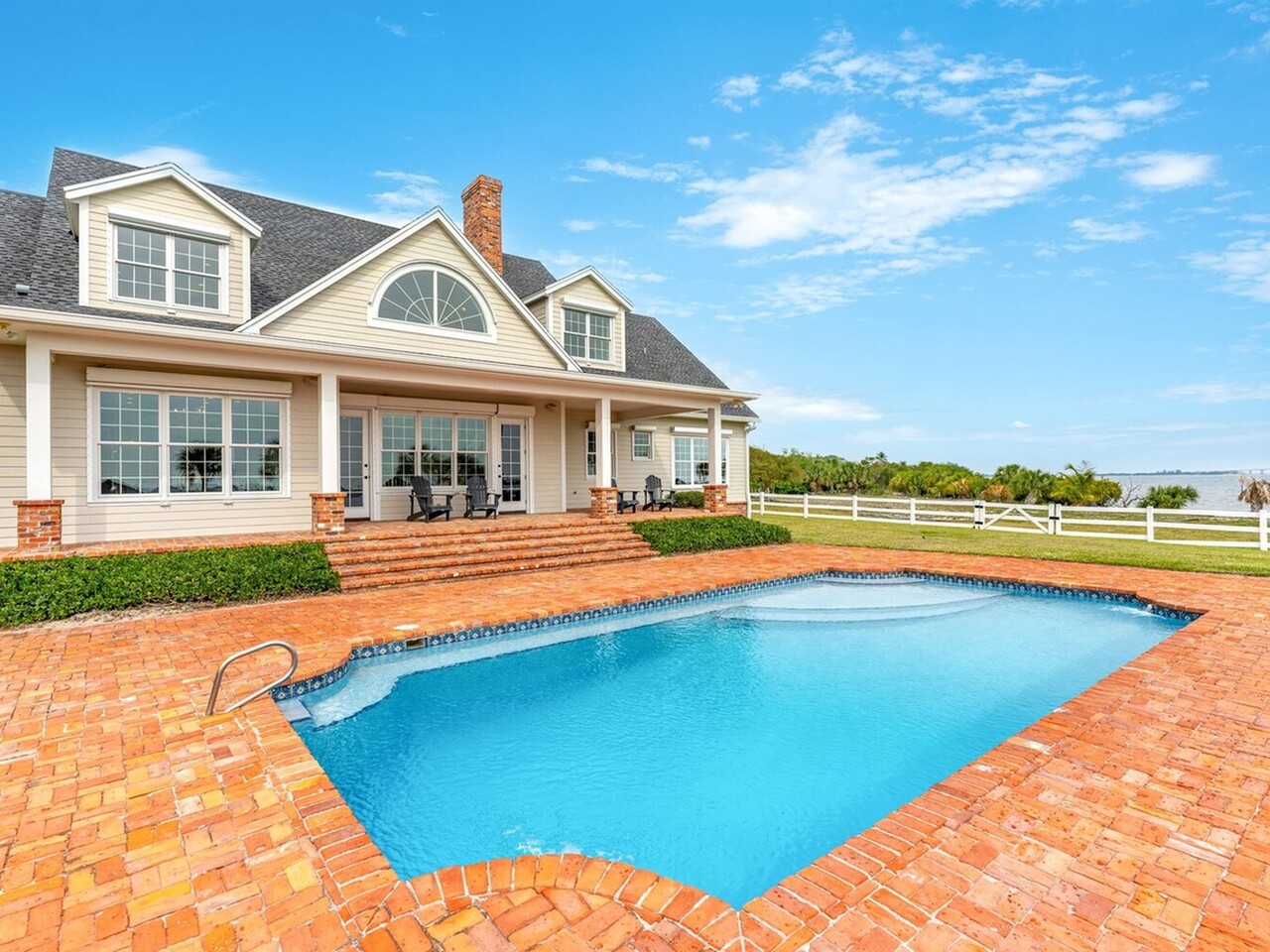 9490 S. Tropical Trail