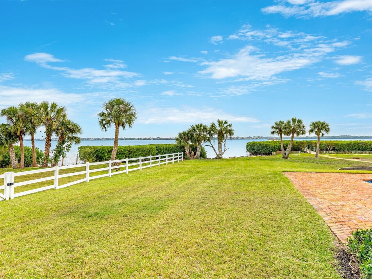 9490 S. Tropical Trail