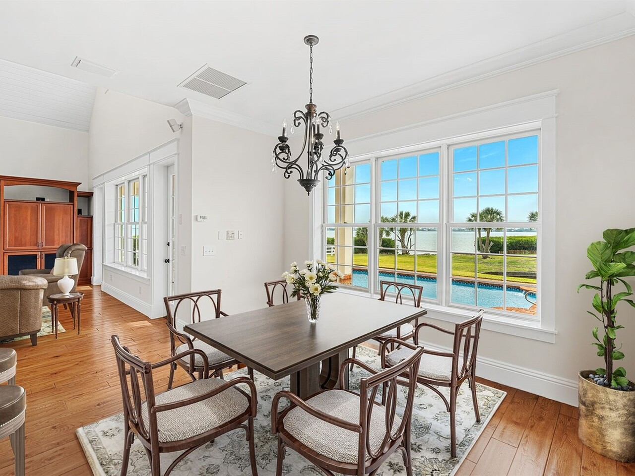9490 S. Tropical Trail