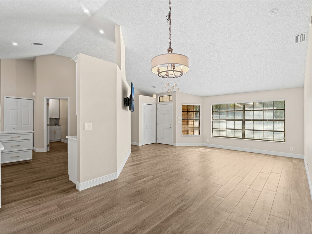 967 Pelican Lane