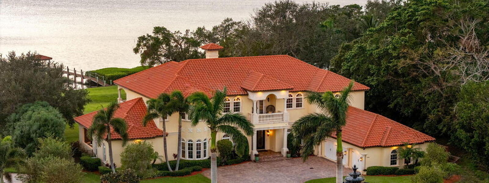 4760 Honeyridge Lane