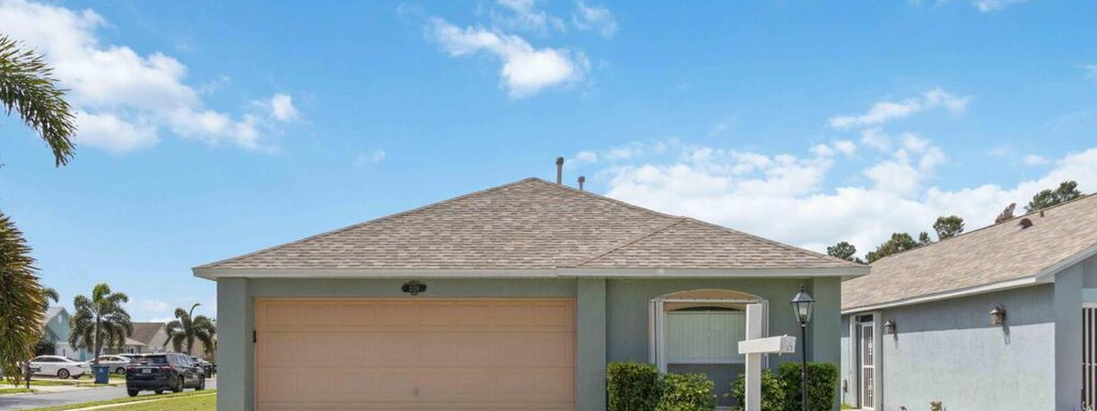 2126 Redwood Circle