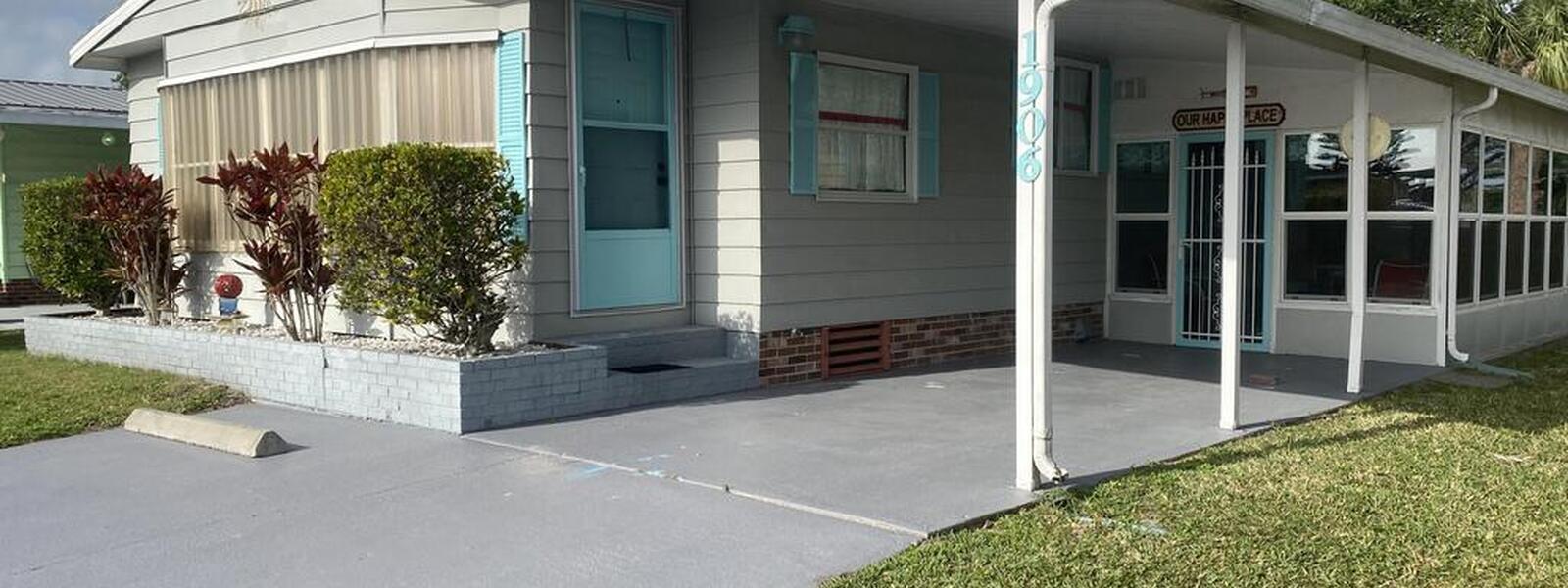 1906 Mango Street