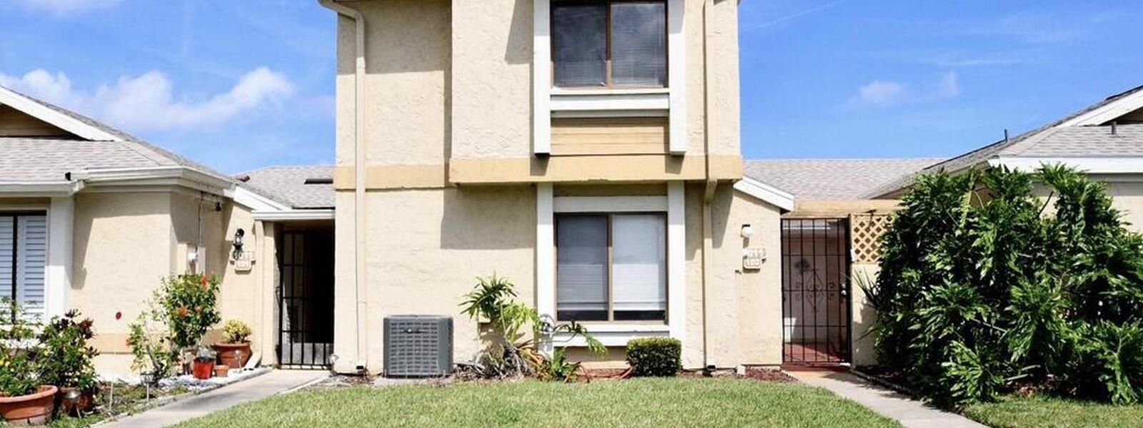 1011 Abada Court Unit #102