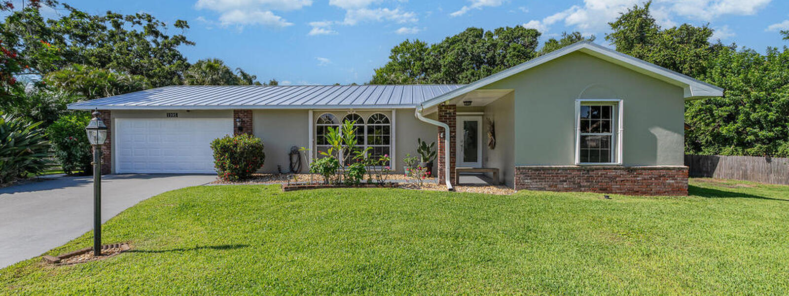 1995 Mark Twain Lane