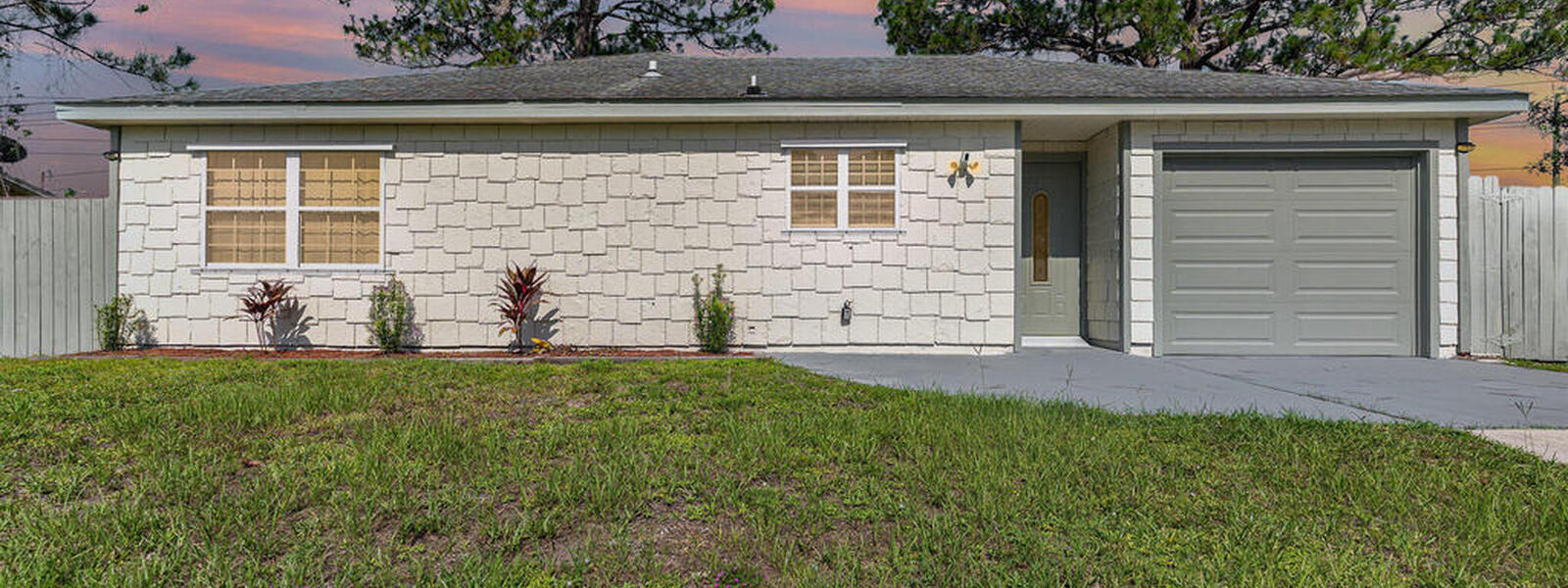 370 Ixora Avenue
