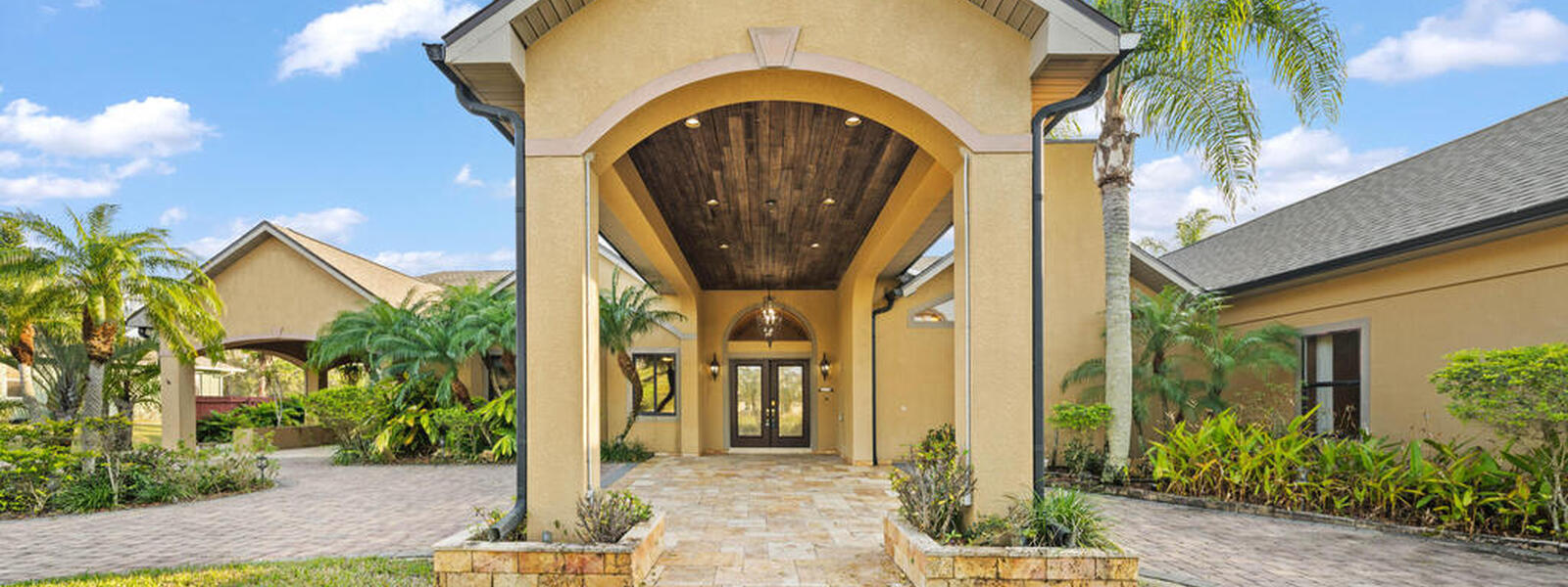 1855 Plantation Circle