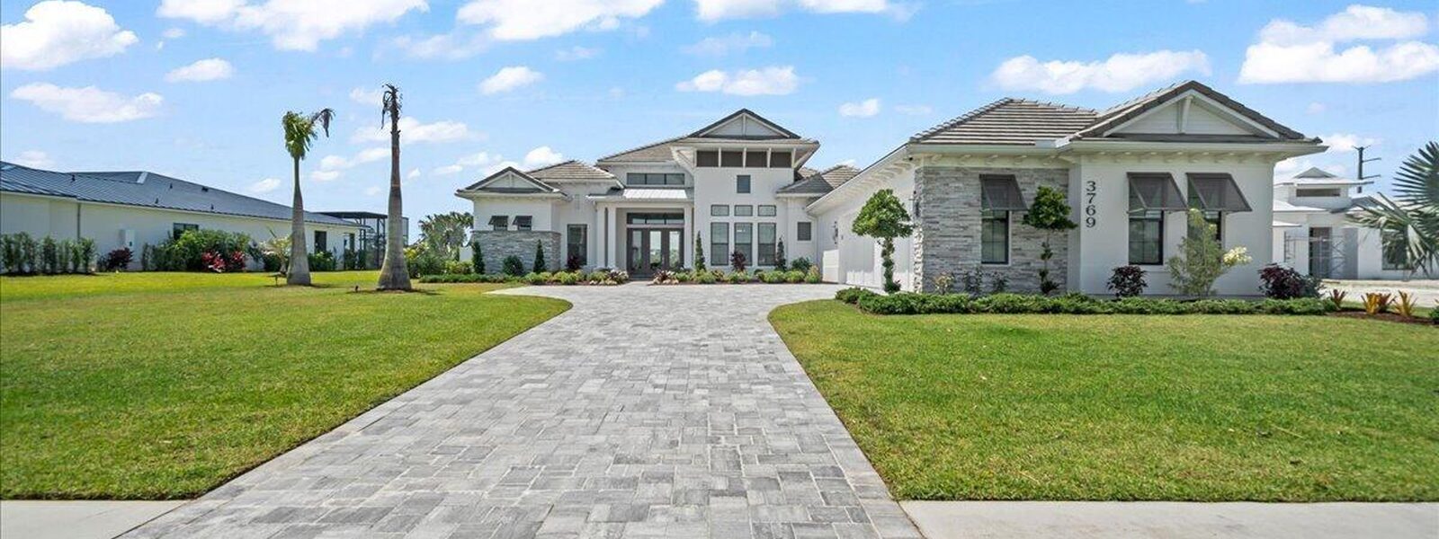 3769 Lake Adelaide Place