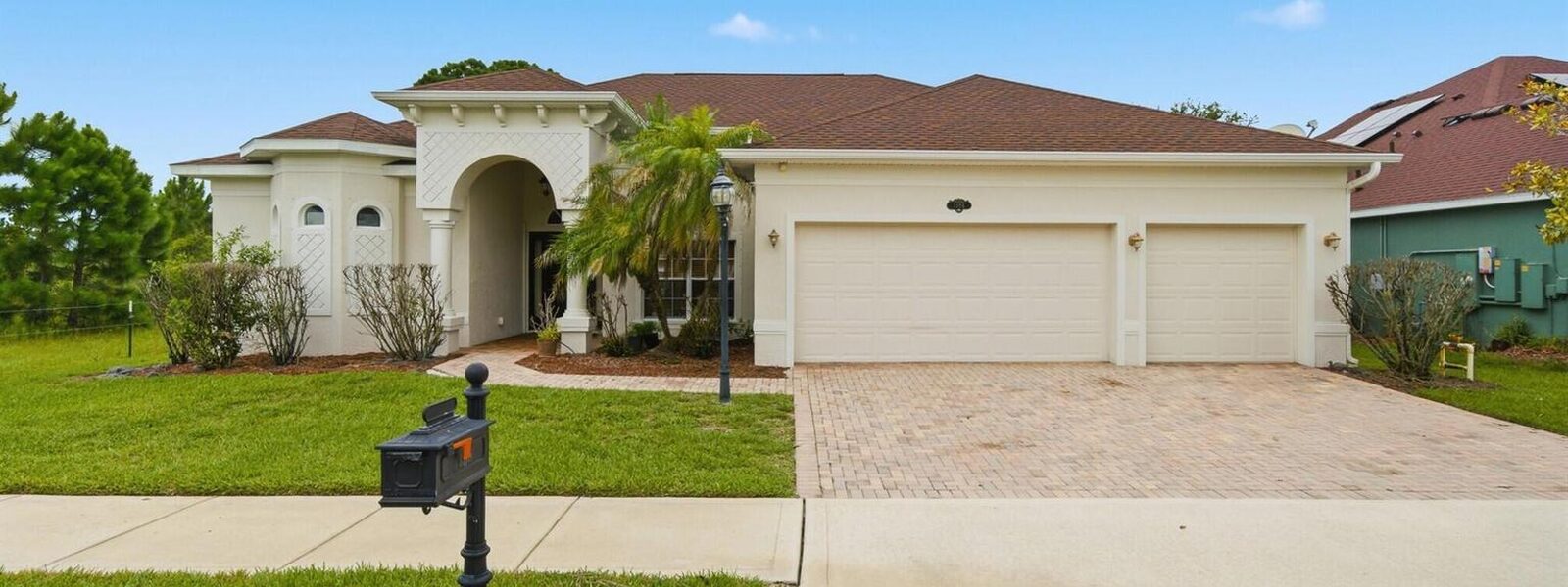 1185 Dromin Lane