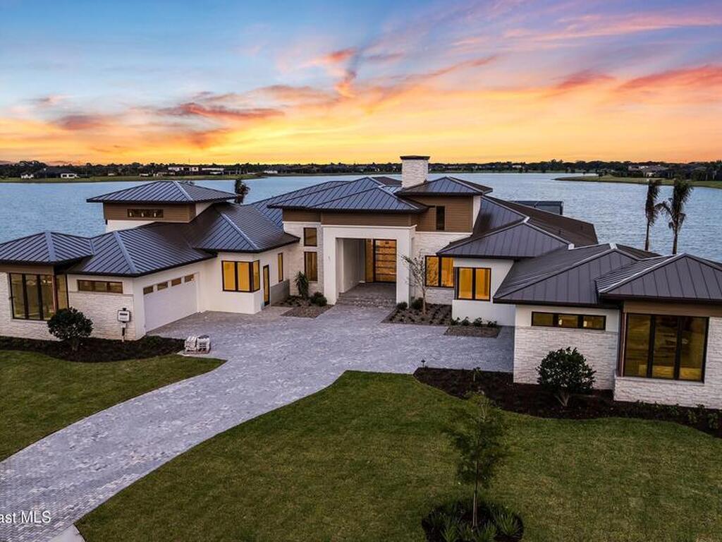 3717 Upper Floridian Way