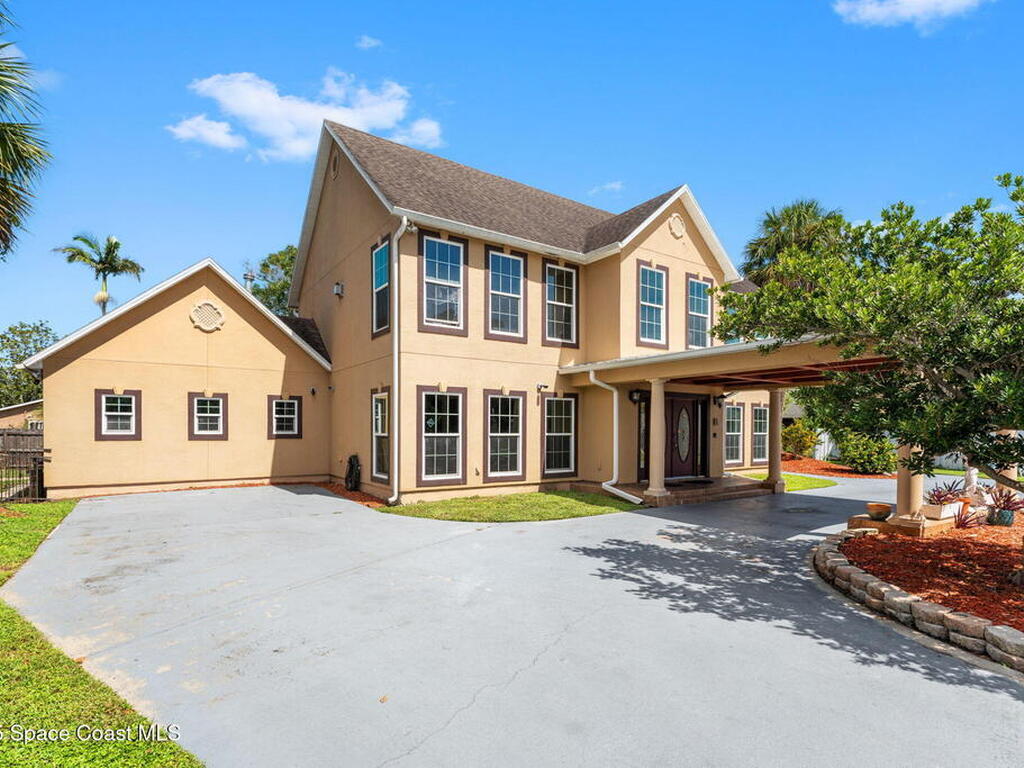 1114 Woodsmere Parkway