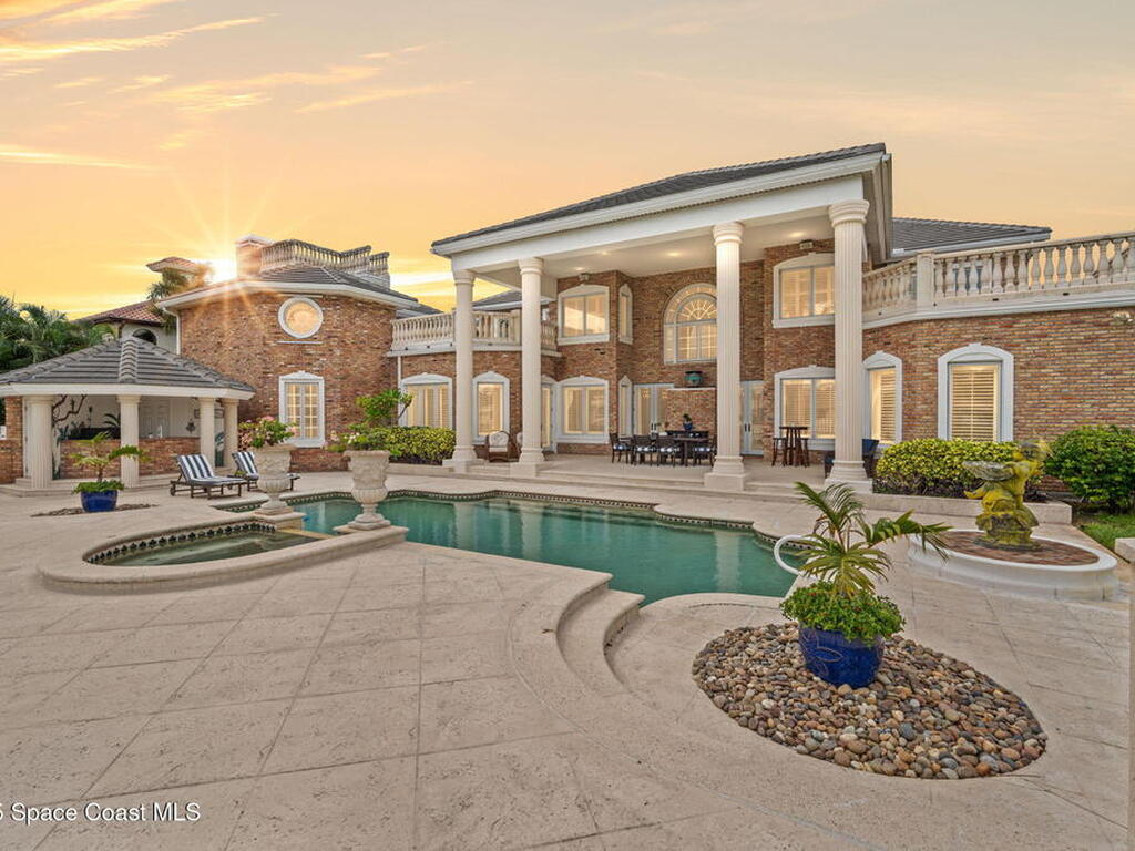 142 Lansing Island Drive