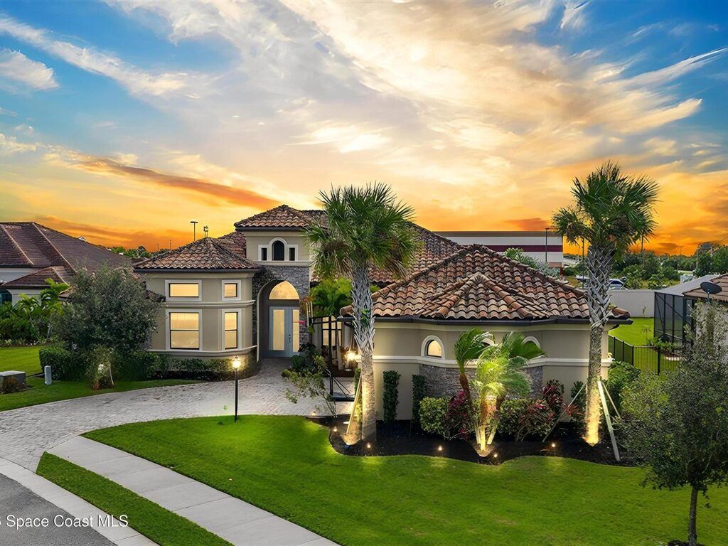 906 Casa Dolce Casa Circle