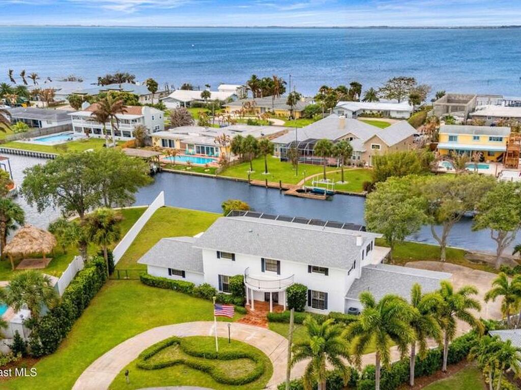 1790 Bayshore Drive