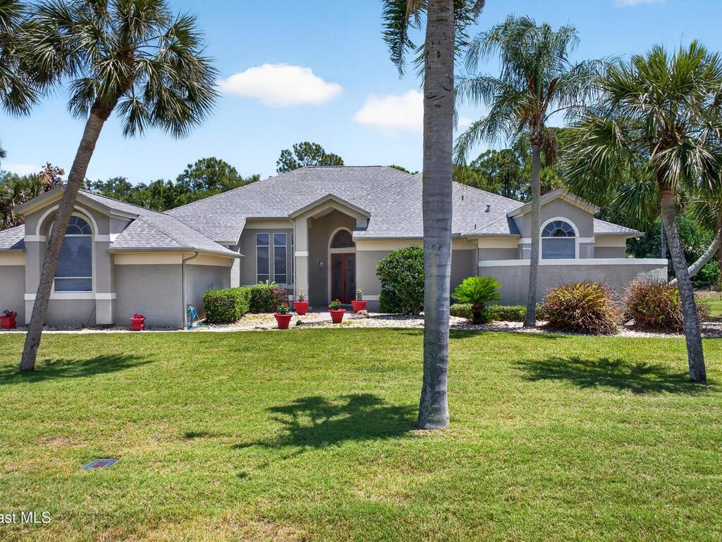 900 Bluegrass Lane