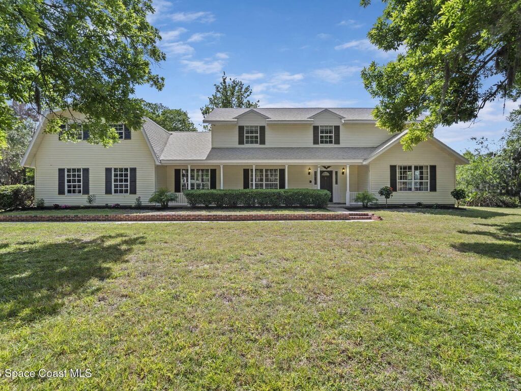 945 Bluegrass Lane