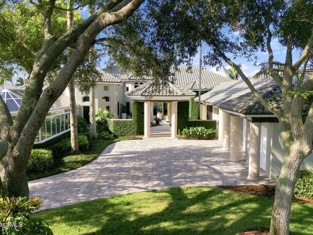 200 Riverside Drive
