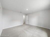 920 Lyons Circle