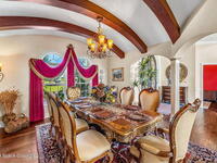 4760 Honeyridge Lane