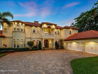 4760 Honeyridge Lane