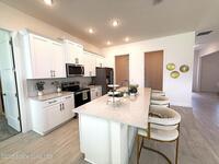 557 Castana Avenue Unit #09
